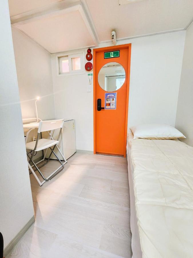 Oreum Stay Myeongdong - Female Only Seoul Exterior photo