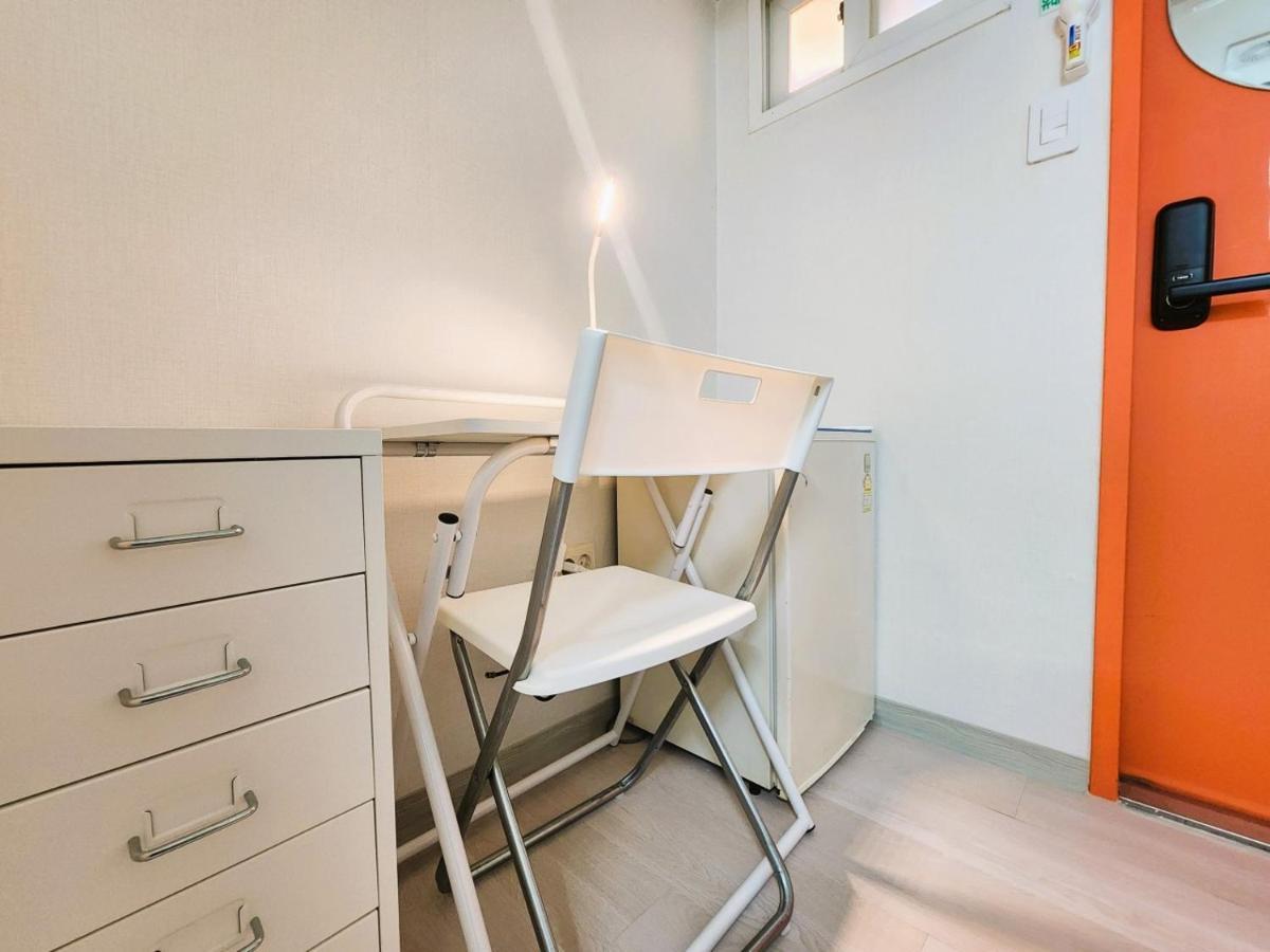 Oreum Stay Myeongdong - Female Only Seoul Exterior photo