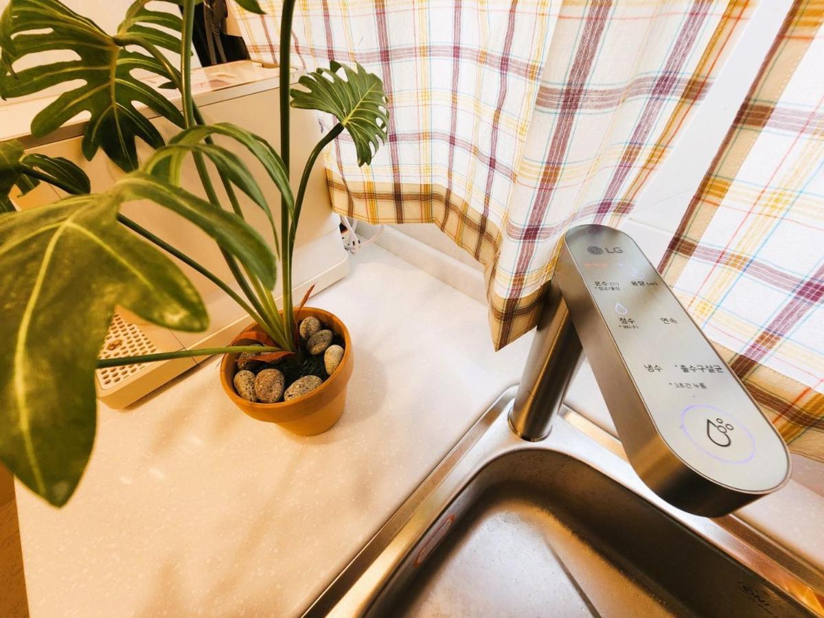Oreum Stay Myeongdong - Female Only Seoul Exterior photo