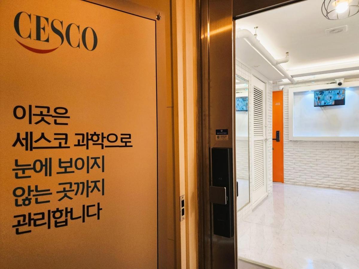 Oreum Stay Myeongdong - Female Only Seoul Exterior photo